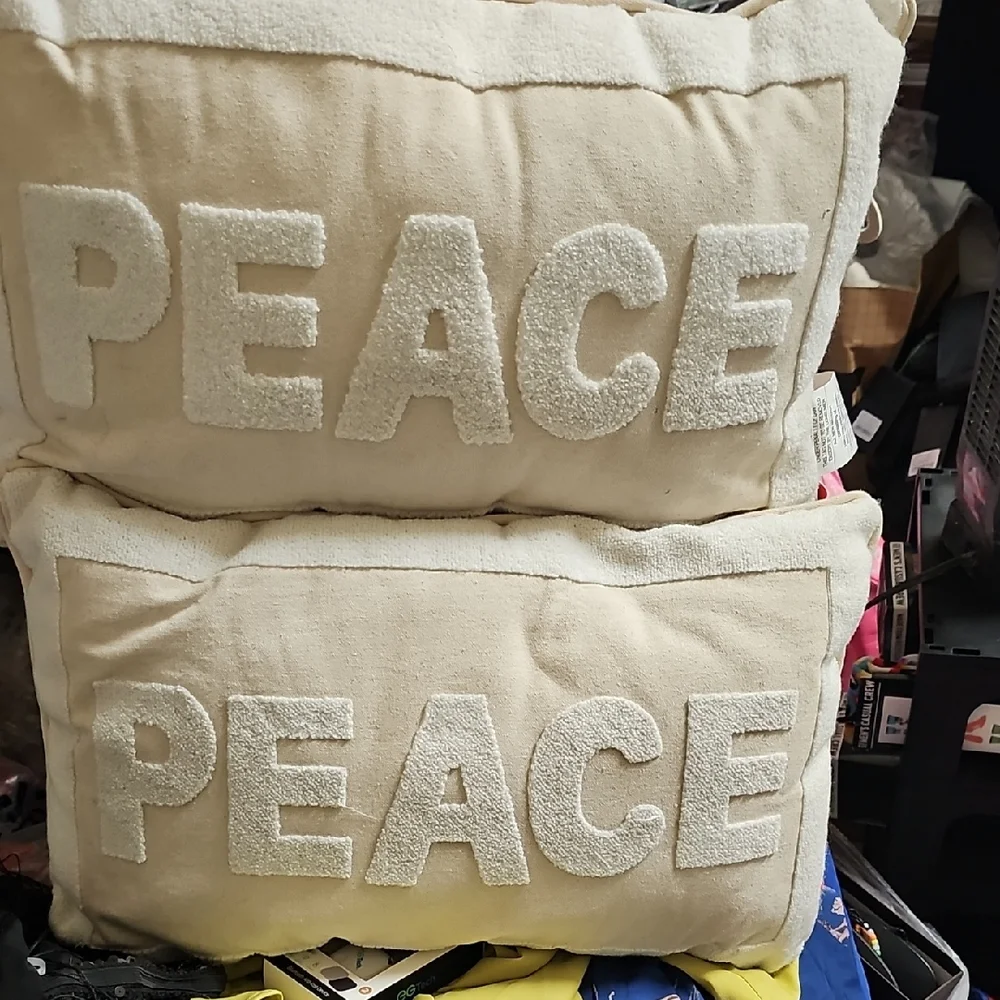 Nwt 2 Peace Embroidered Holiday Throw Pillow - Cream